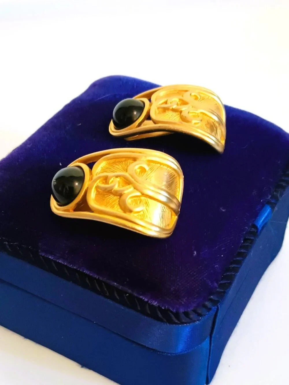Vintage Gold Tone Etched Earrings Large Black Cabochon Clip Ons